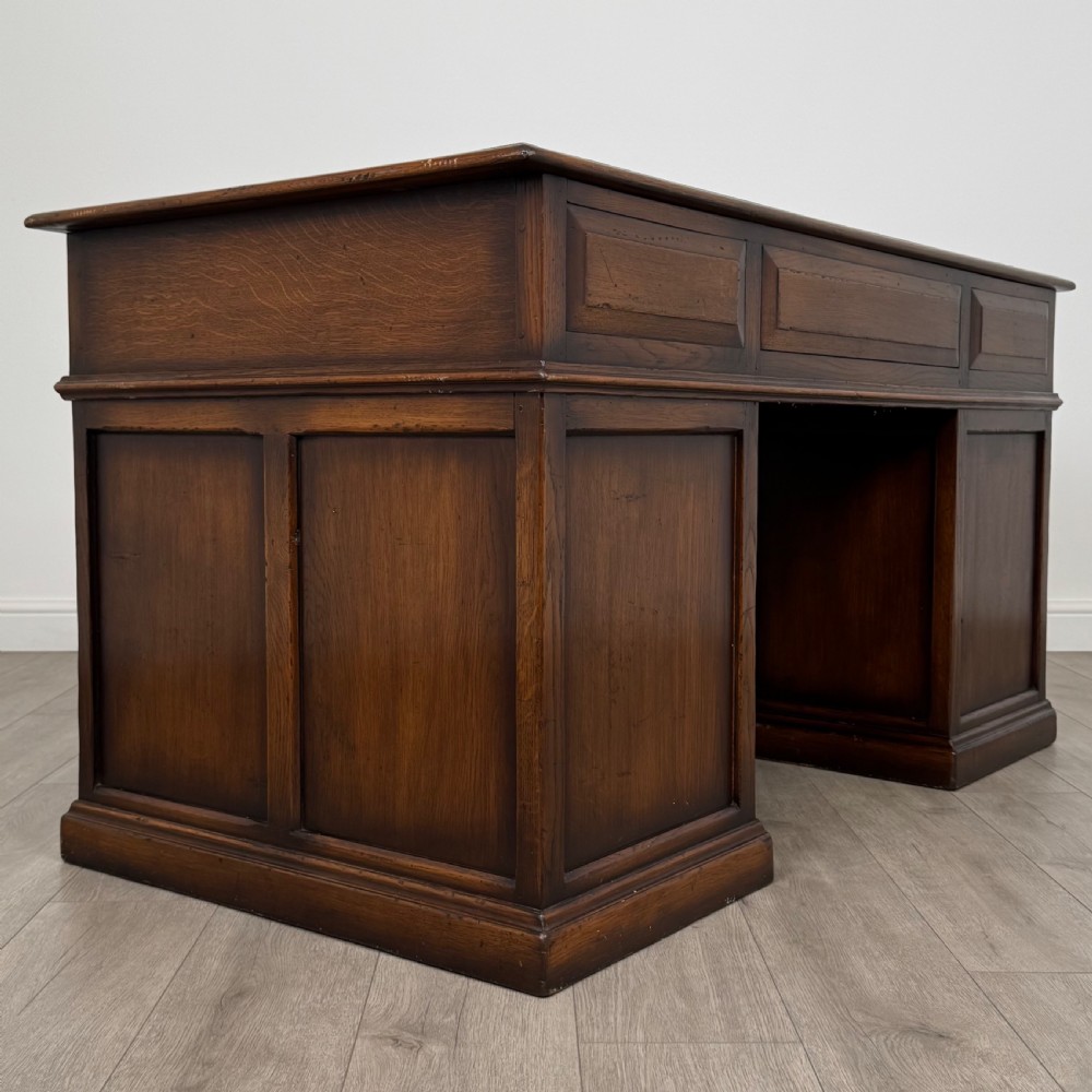 Antique 20th Century Good Quality Pedestal Desk In Oak  View IV