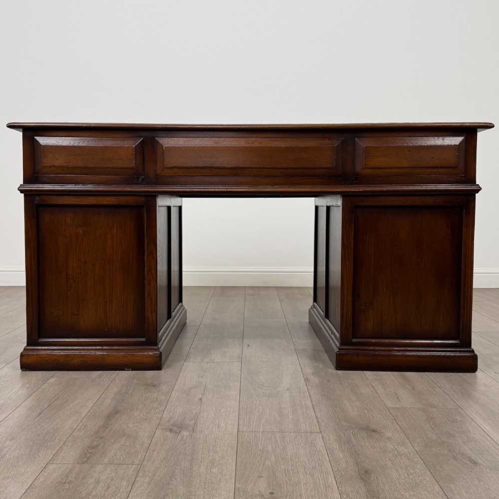 Antique 20th Century Good Quality Pedestal Desk In Oak  View V