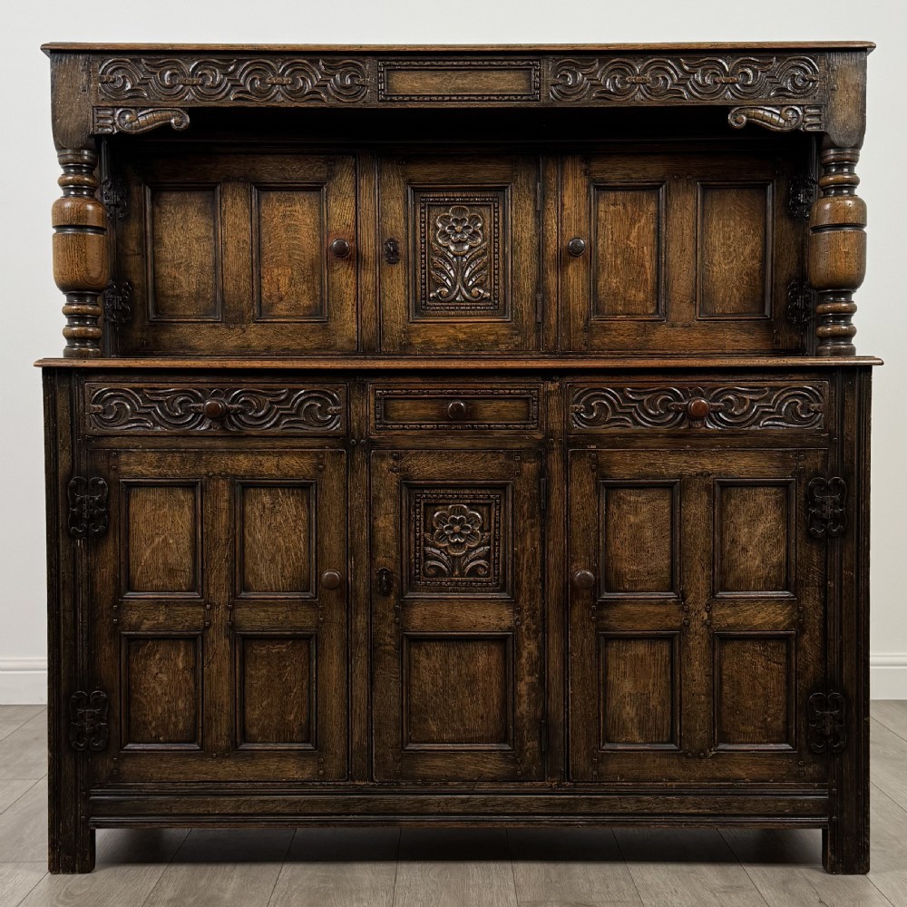 Antique 20th Century Fine Quality Court Cupboard In Oak