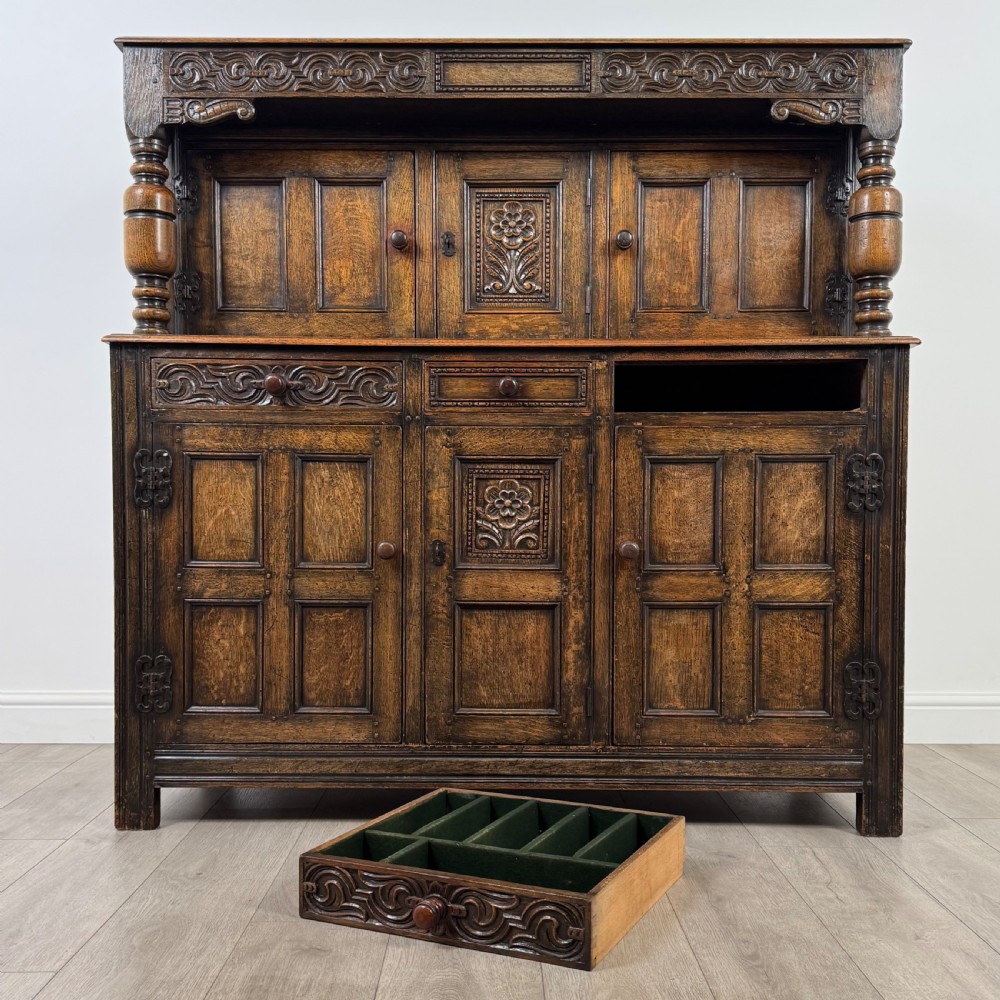 Antique 20th Century Fine Quality Court Cupboard In Oak View XI