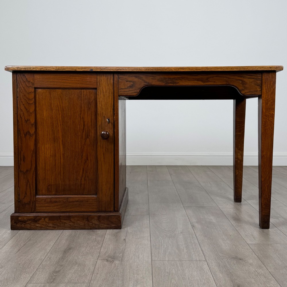 Antique 20th Century Good Quality Desk In Oak 
