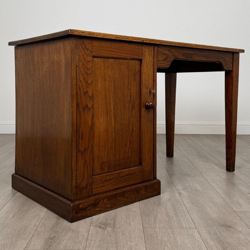Antique 20th Century Good Quality Desk In Oak  View VIII