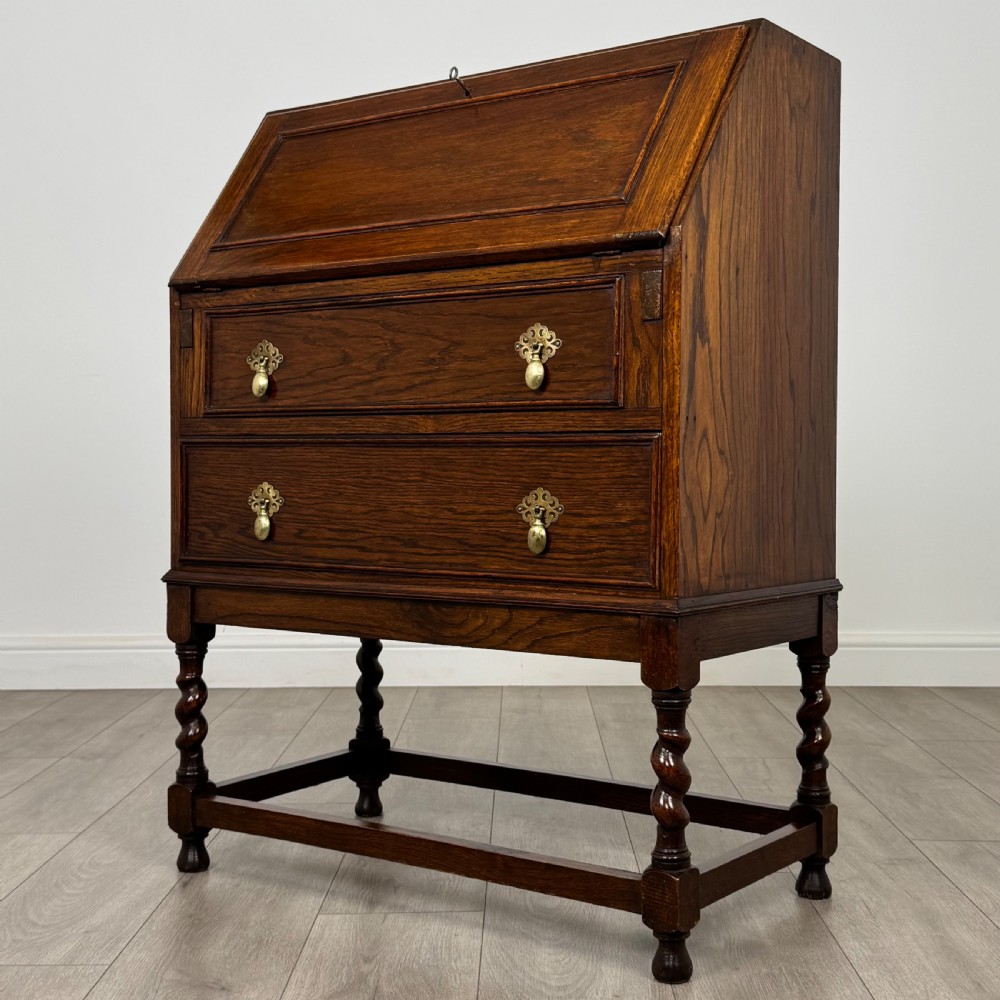 Antique 20th Century Barley Twist Bureau In Oak  View III