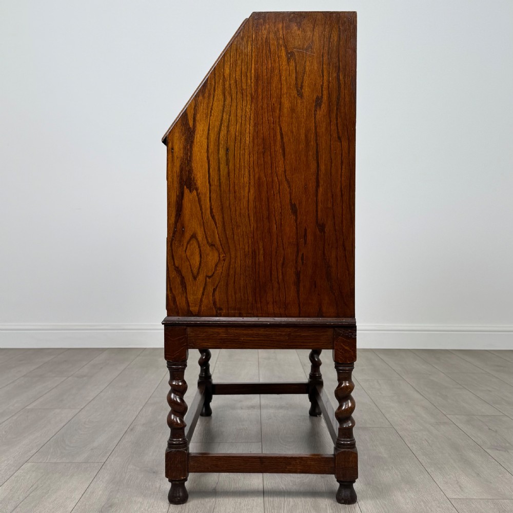 Antique 20th Century Barley Twist Bureau In Oak  View IV