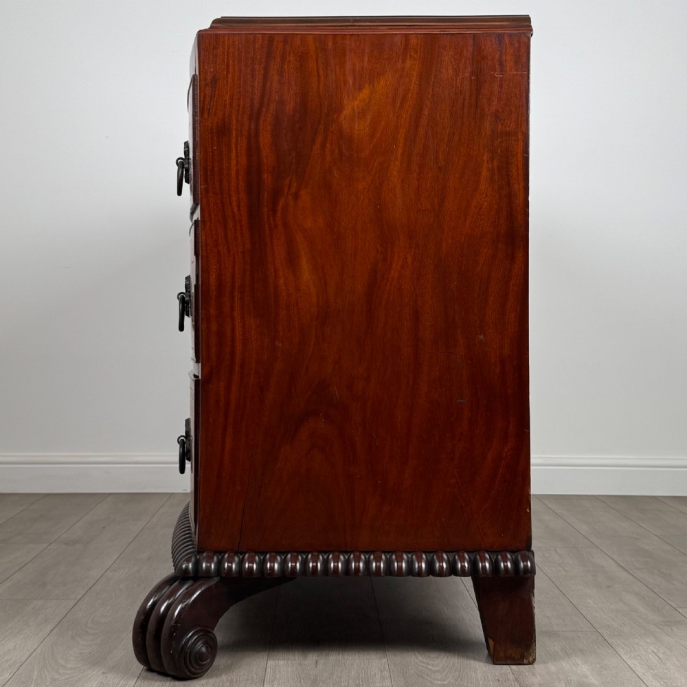 Antique 19th Century Chest Of Drawers In Mahogany  View III