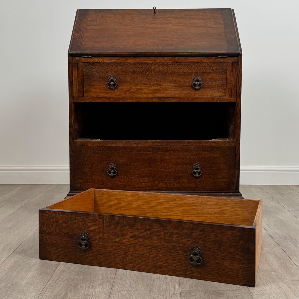 Antique 20th Century Good Quality Oak Bureau  View XI