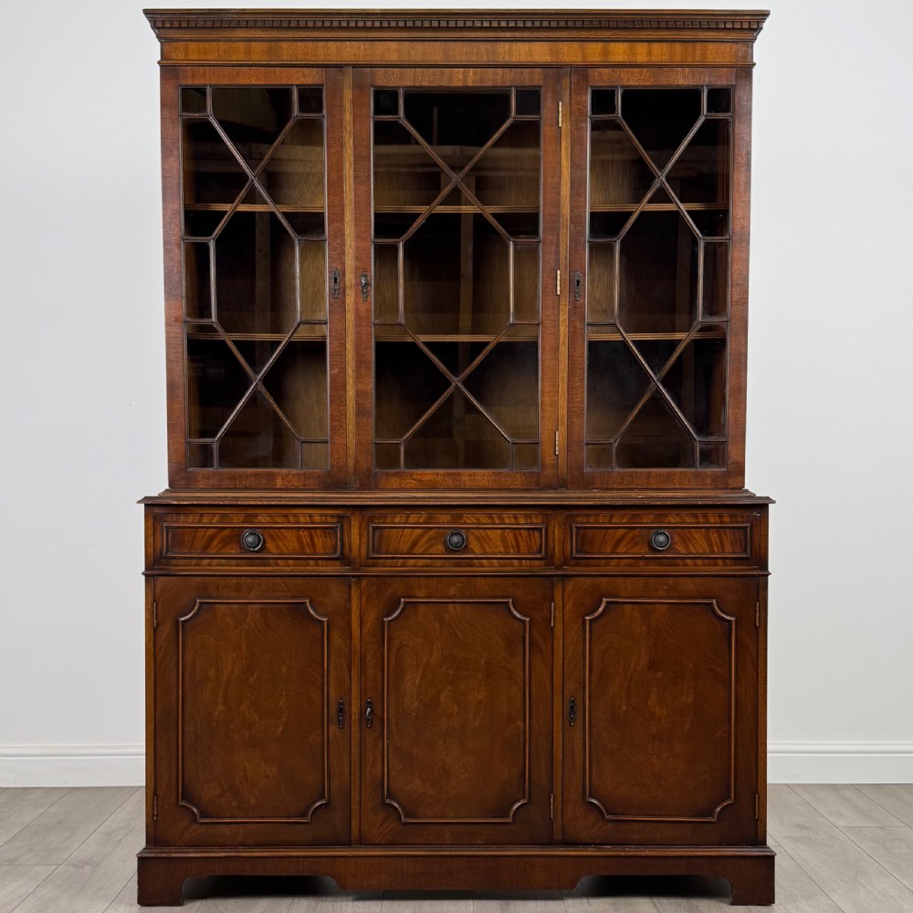  Vintage 20th Century Bookcase In Mahogany View II