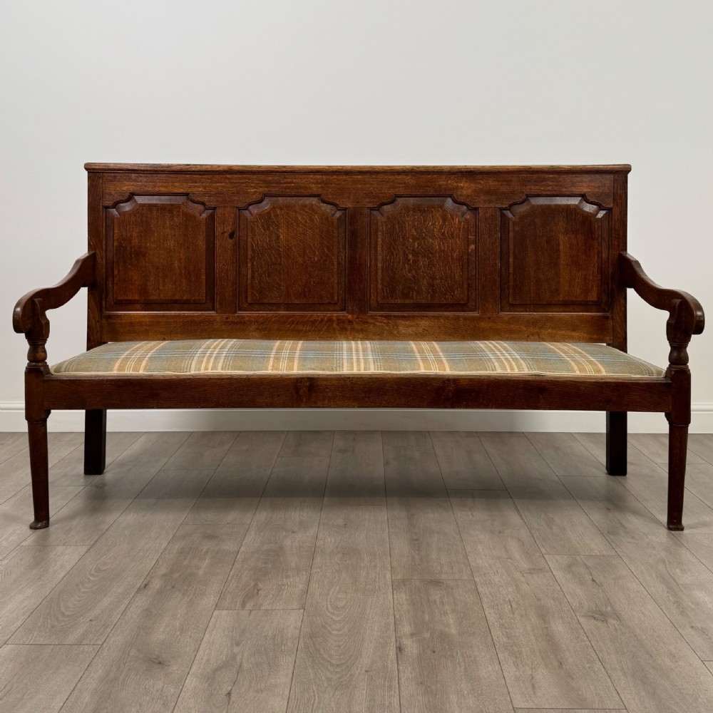  Antique 19th Century Good Quality Settle In Oak 