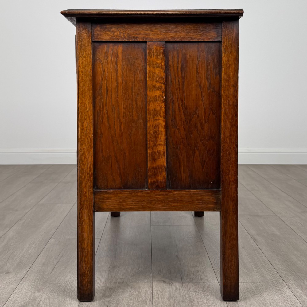  Antique 20th Century Chest Of Drawers In Oak  View III