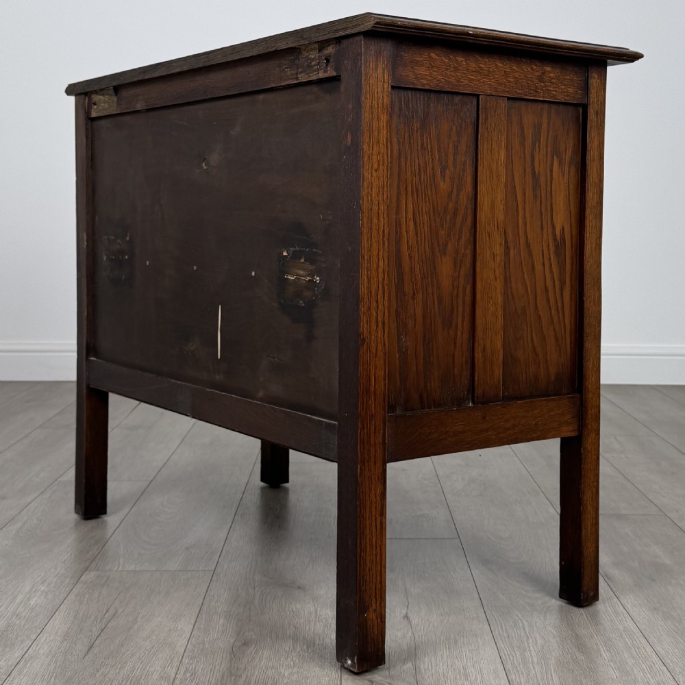  Antique 20th Century Chest Of Drawers In Oak  View VI