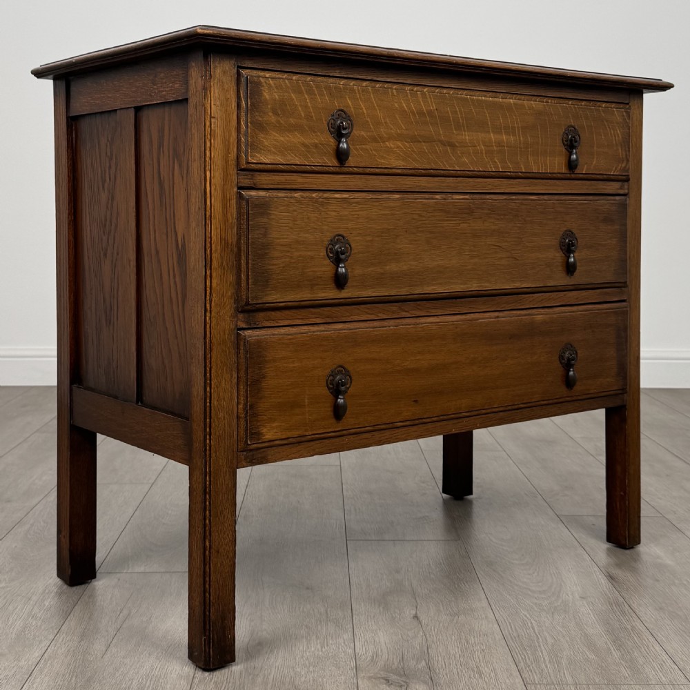  Antique 20th Century Chest Of Drawers In Oak  View IX