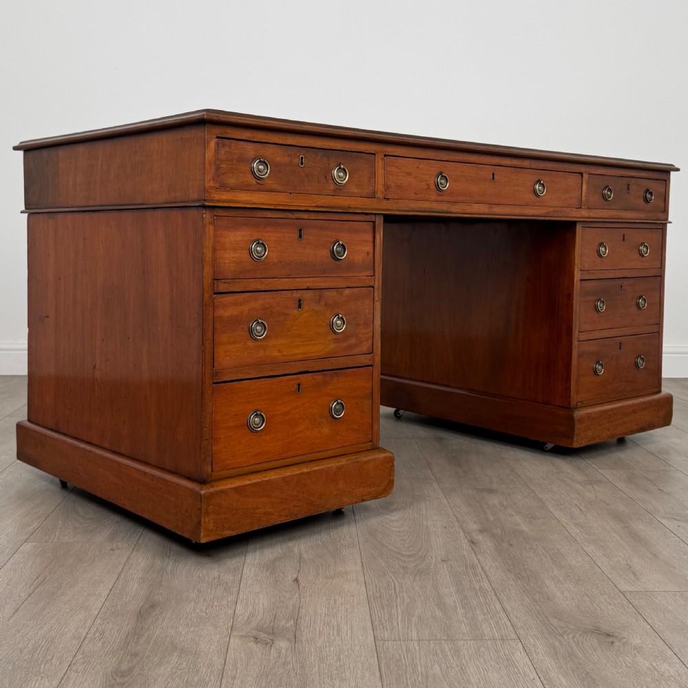 Antique 19th Century Good Quality Pedestal Desk In Mahogany View VIII