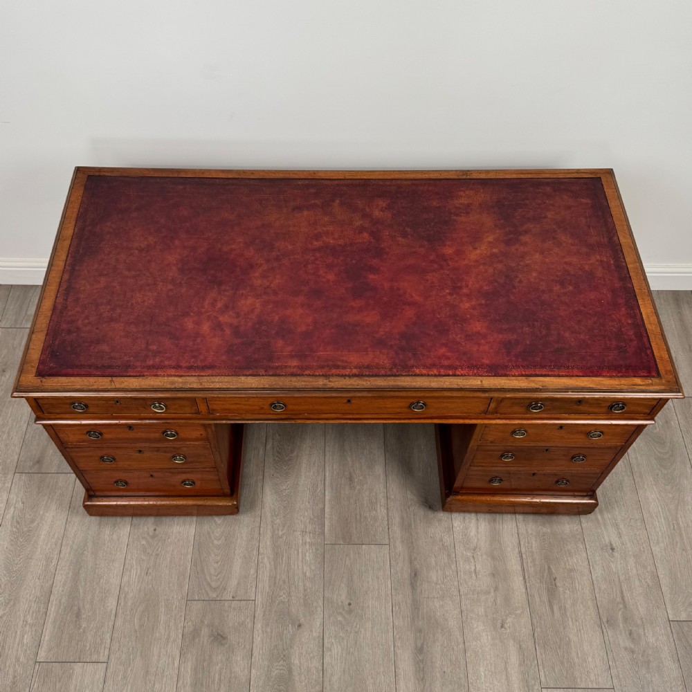 Antique 19th Century Good Quality Pedestal Desk In Mahogany View X