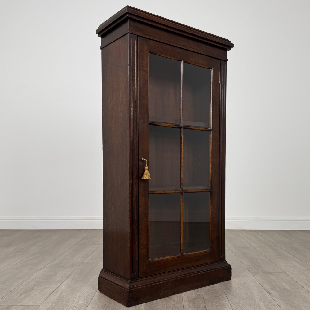 Antique 20th Century Small Oak Display Cabinet Of Good Quality View X