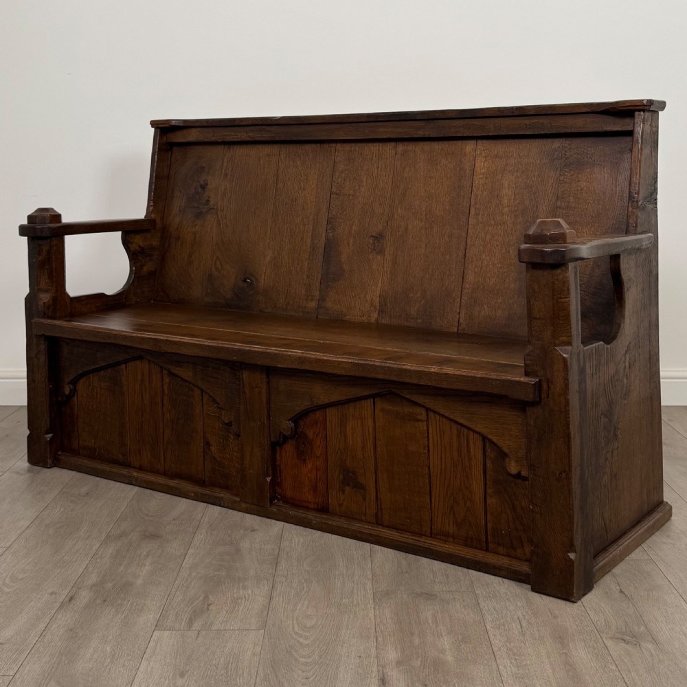 Antique 20th Century Fine Quality Settle In Oak  View II
