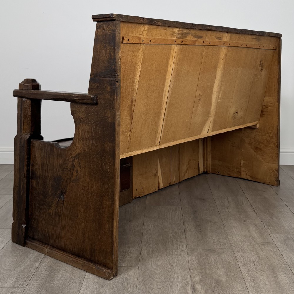 Antique 20th Century Fine Quality Settle In Oak  View IV