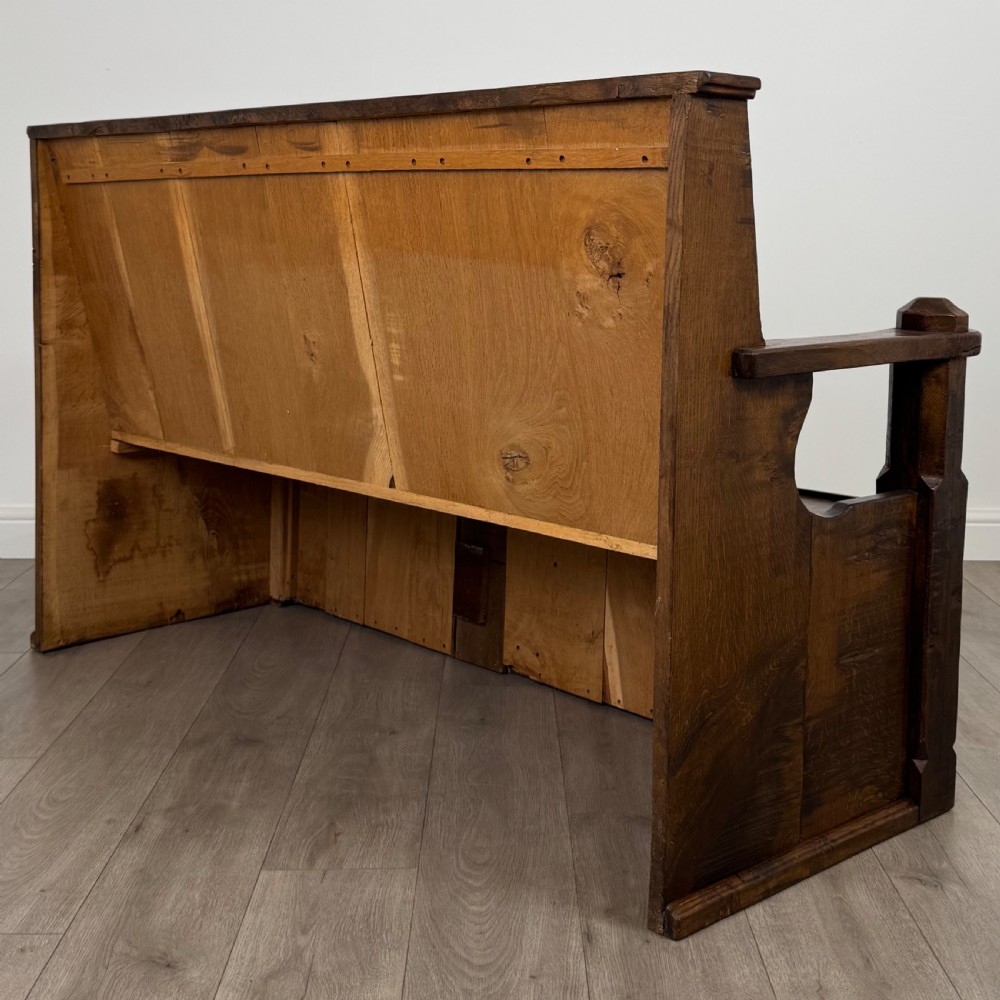 Antique 20th Century Fine Quality Settle In Oak  View VI
