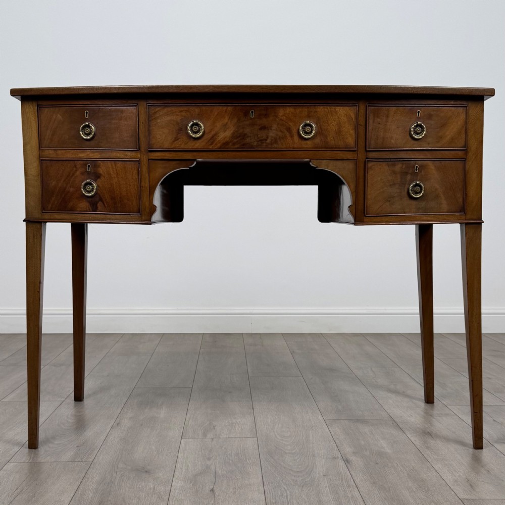 Antique 19th Century Good Quality Writing Table In Mahogany 