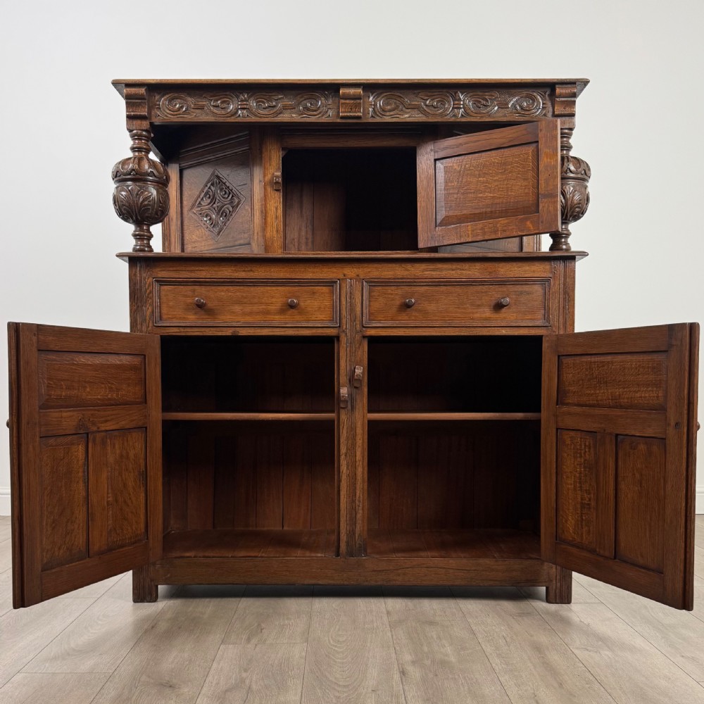 Antique 20th Century Good Quality Court Cupboard In Oak  View II