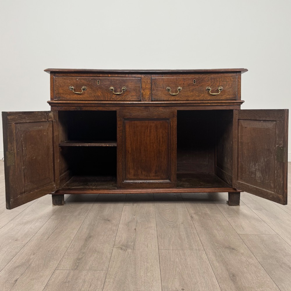 Antique 18th Century Good Quality Cupboard In Oak  View II