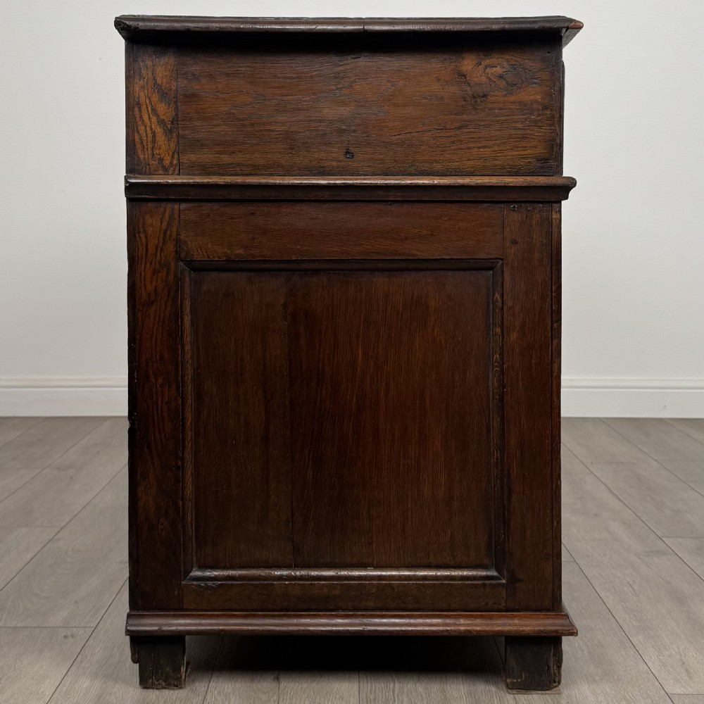 Antique 18th Century Good Quality Cupboard In Oak  View VIII
