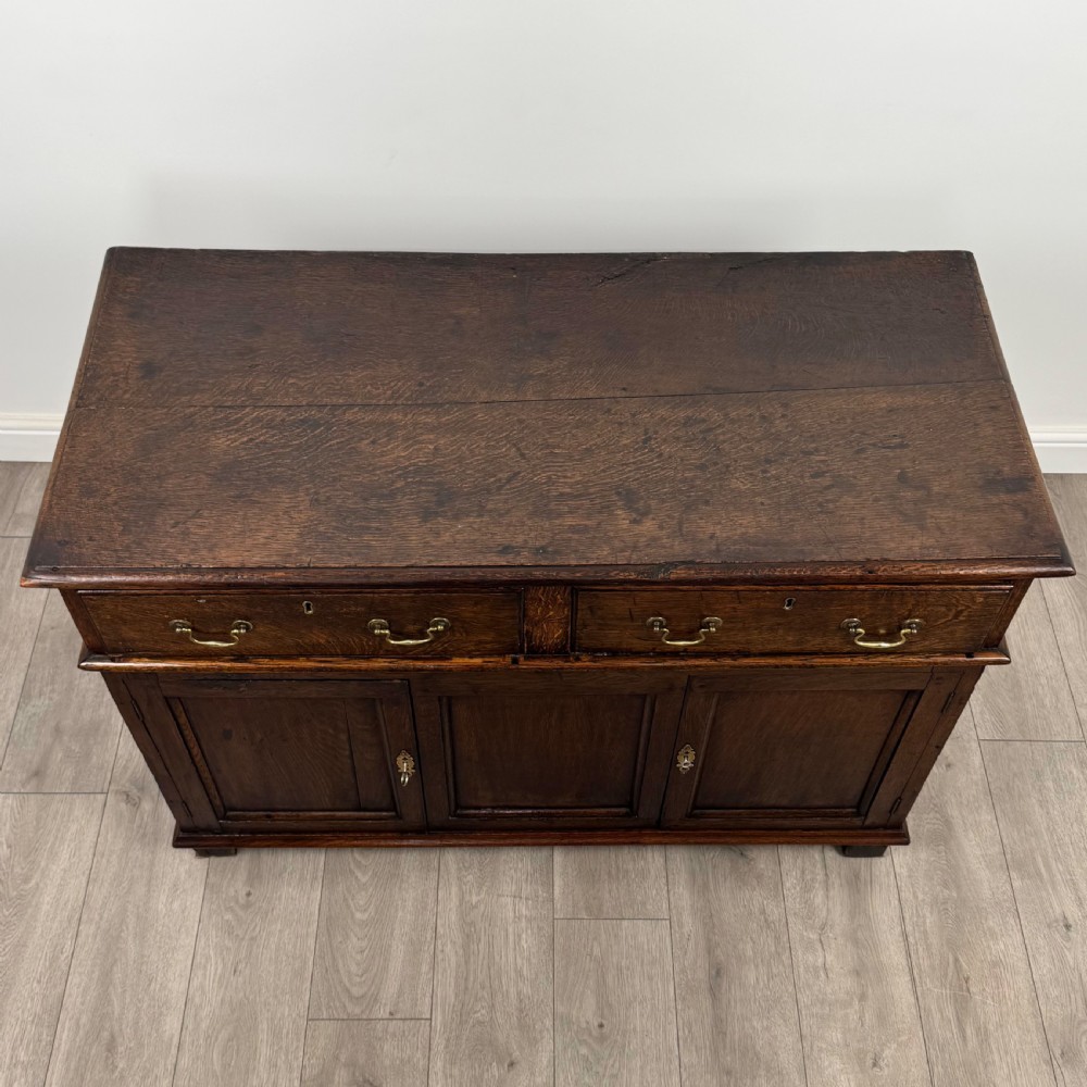 Antique 18th Century Good Quality Cupboard In Oak  View X