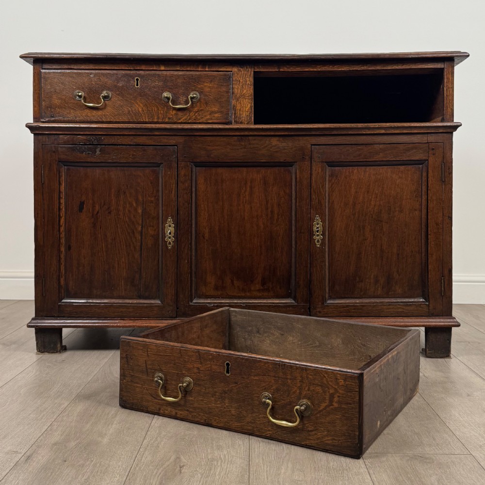 Antique 18th Century Good Quality Cupboard In Oak  View XI