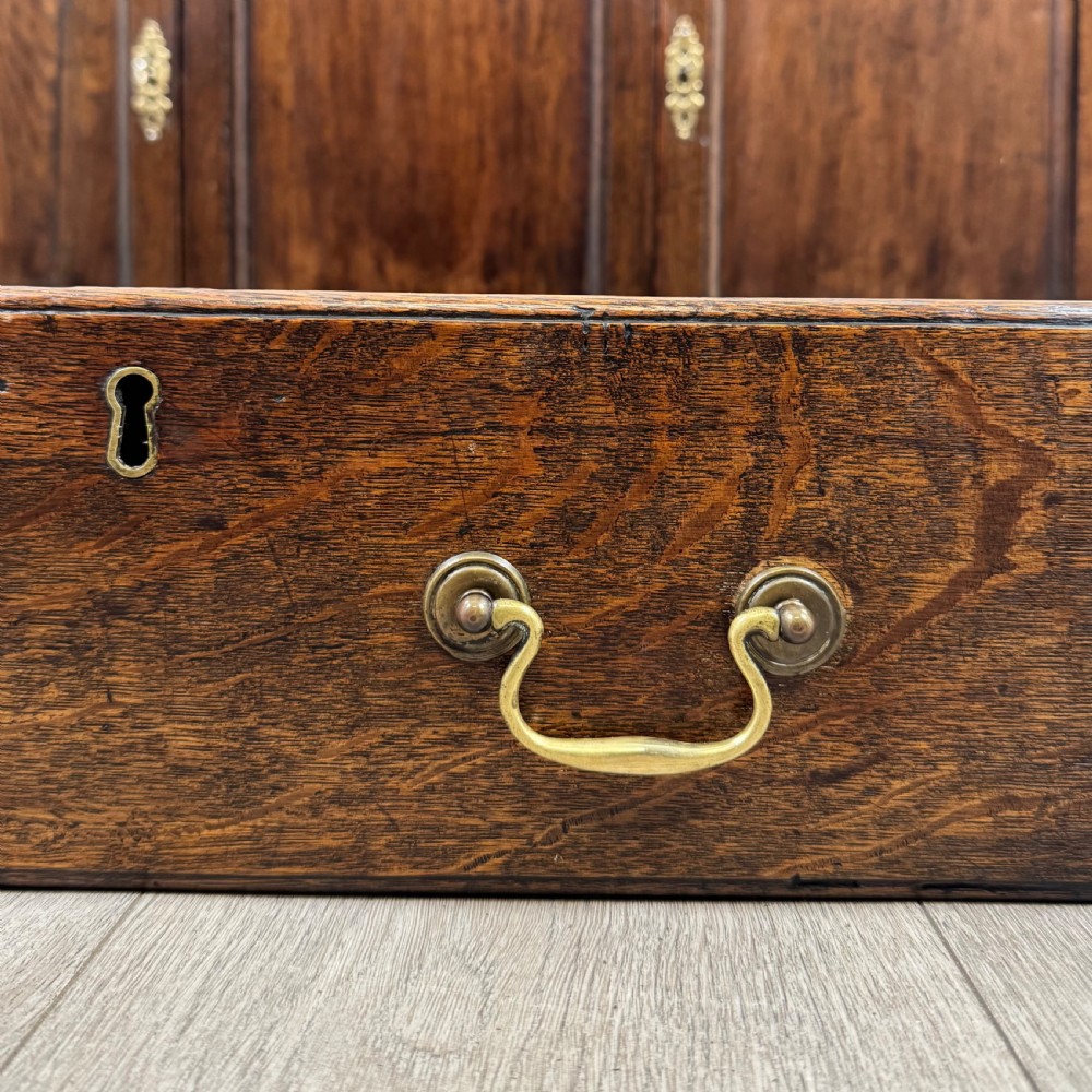 Antique 18th Century Good Quality Cupboard In Oak  View XII