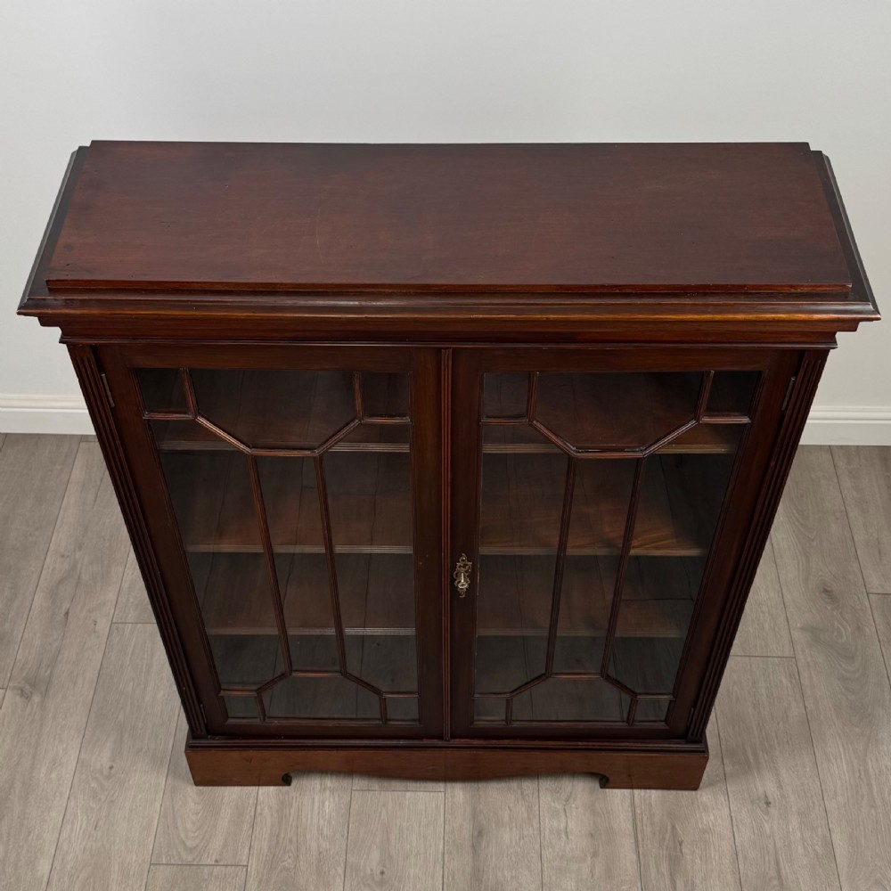Antique 19th Century Good Quality Display Cabinet In Mahogany  View XI
