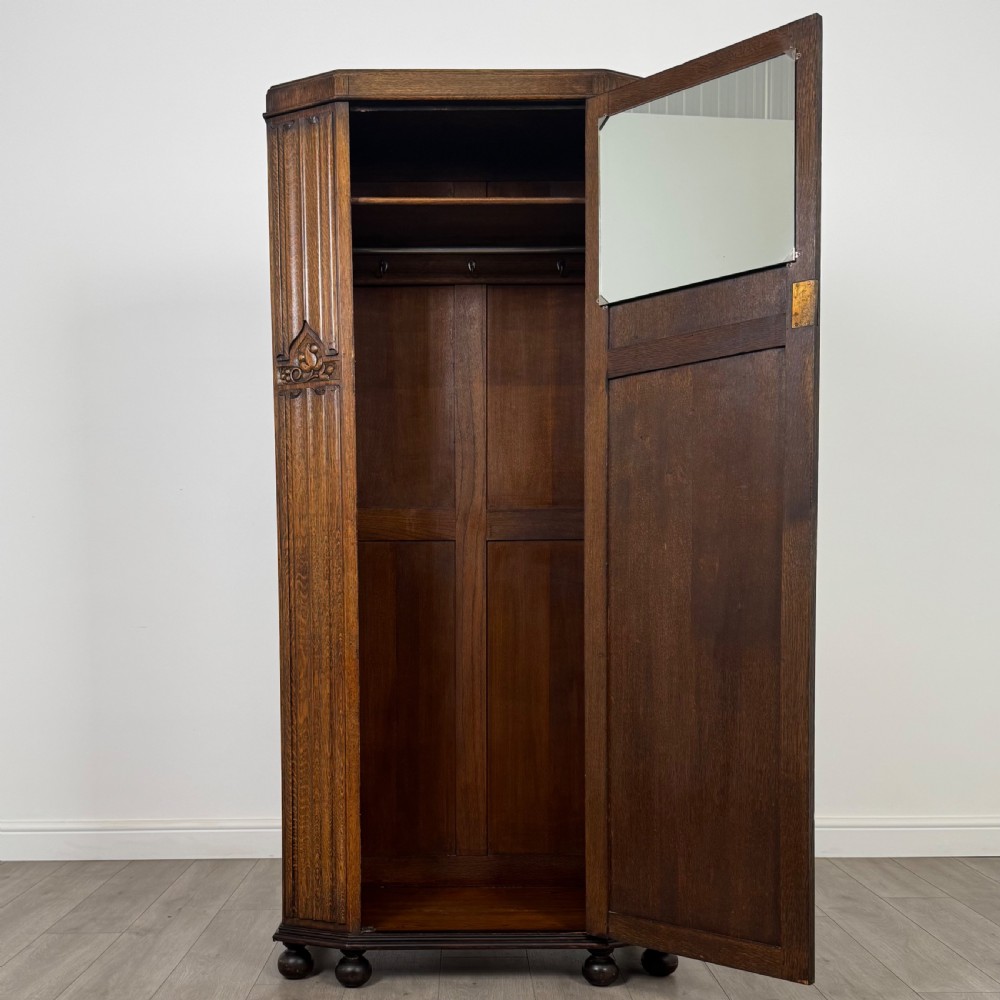 Antique 20th Century Linenfold Wardrobe In Oak View II