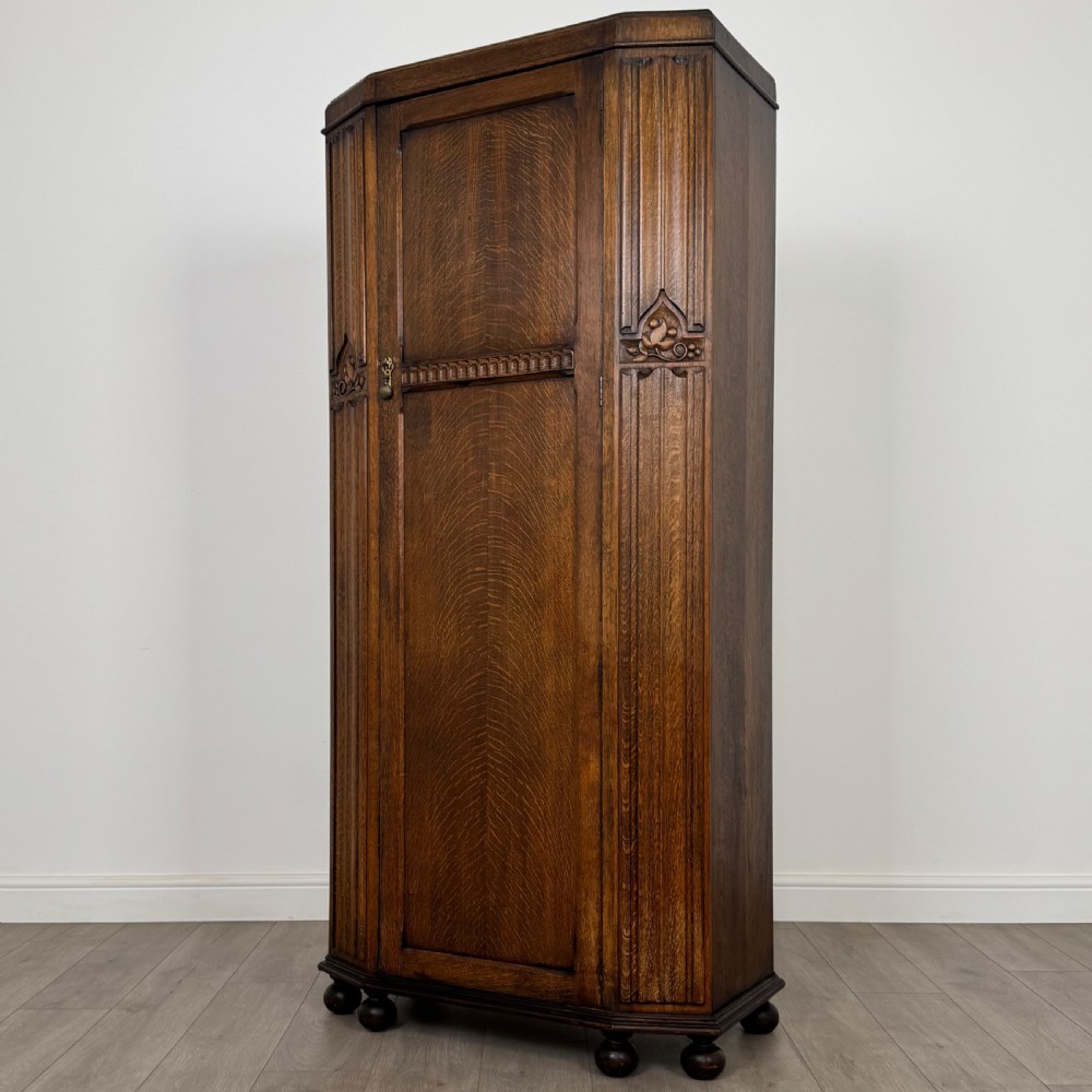 Antique 20th Century Linenfold Wardrobe In Oak View III