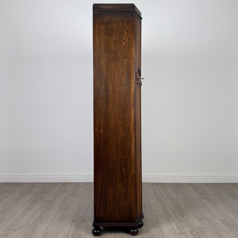 Antique 20th Century Linenfold Wardrobe In Oak View VIII