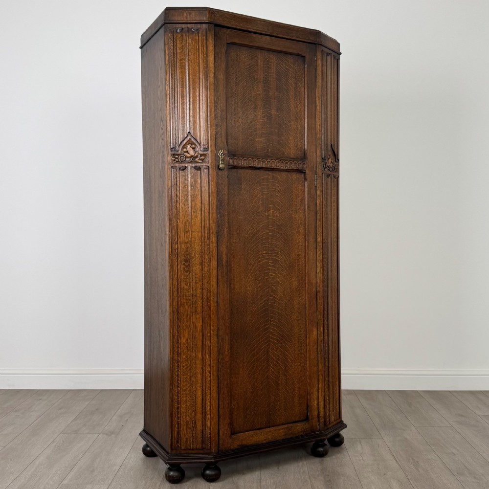 Antique 20th Century Linenfold Wardrobe In Oak View IX