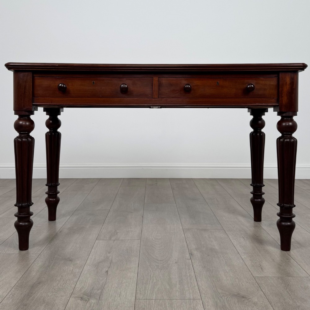 Antique 19th Century Fine Quality Writing Table In Mahogany 