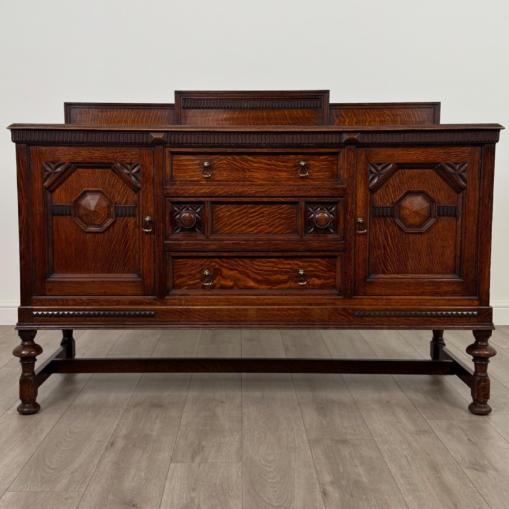 Antique 19th Century Jacobean Style Sideboard In Oak 