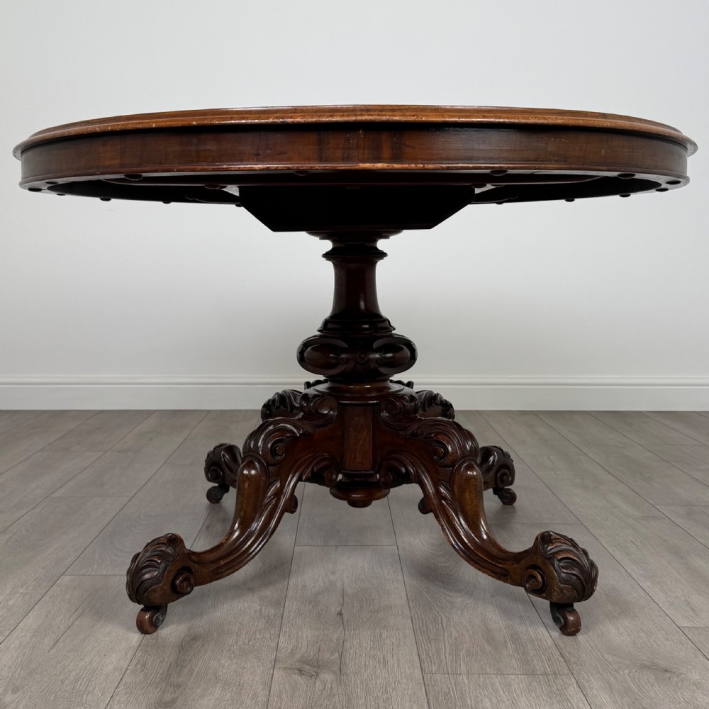 Antique 19th Century Fine Quality Loo Table In Burr Walnut 