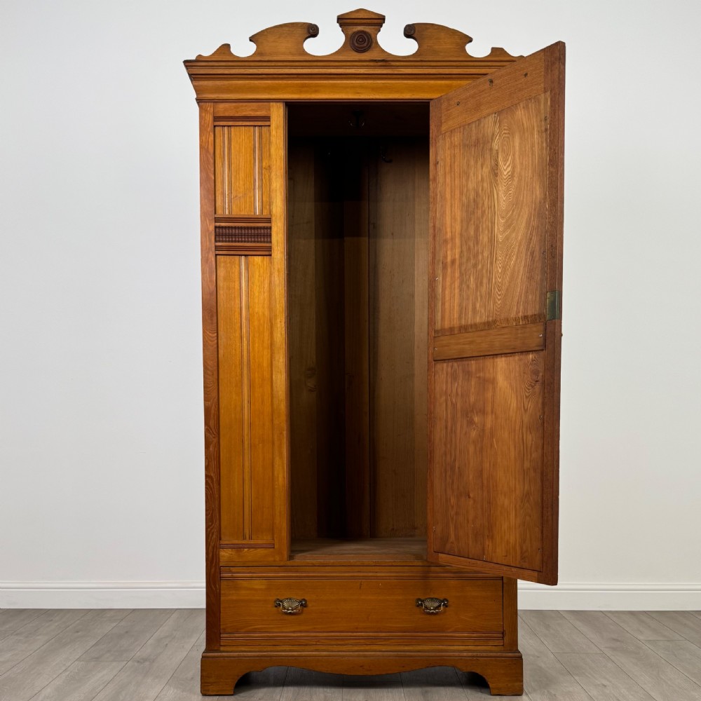 Antique 19th Century Good Quality Wardrobe In Golden Oak View II