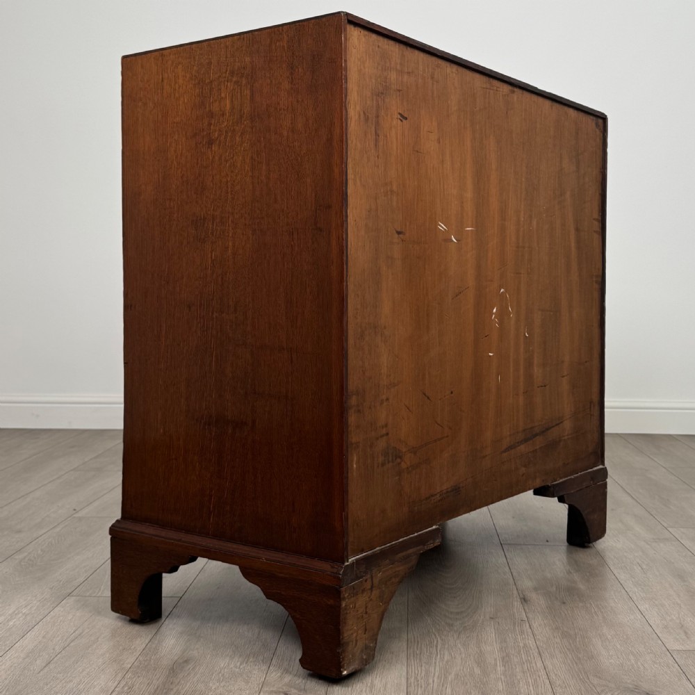 Antique 18th Century Fine Quality Chest Of Drawers In Oak  View IV