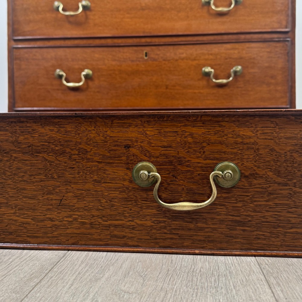 Antique 18th Century Fine Quality Chest Of Drawers In Oak  View XI
