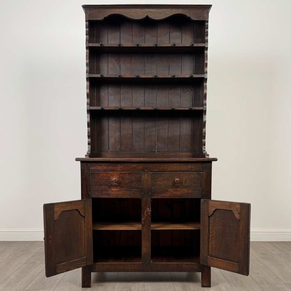 Antique 20th Century Small Oak Dresser  View II