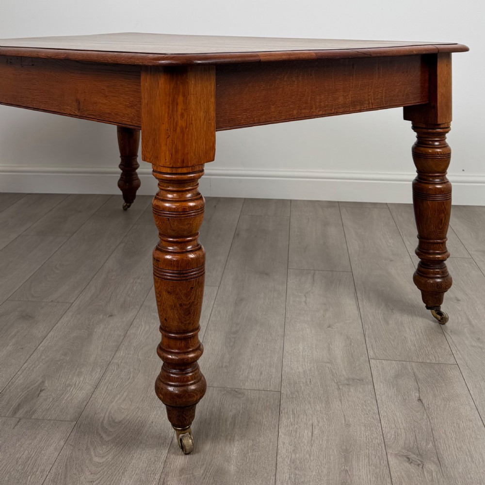 Antique 19th Century Fine Quality Dining Table In Oak  View III