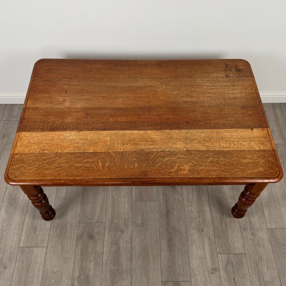 Antique 19th Century Fine Quality Dining Table In Oak  View IV
