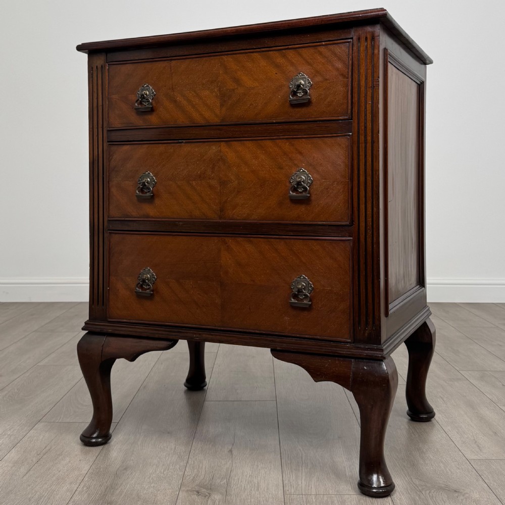  Antique 20th Century Small Mahogany Chest Of Drawers  View II