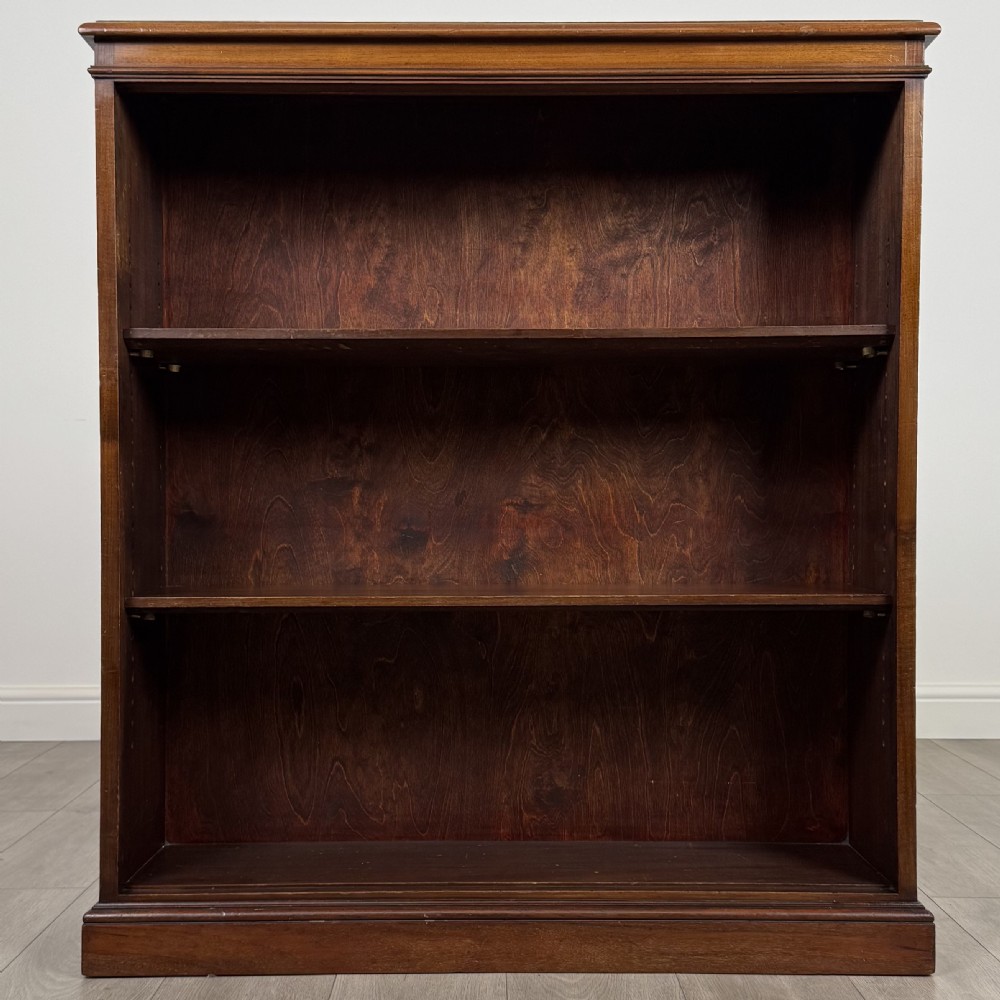 Antique 19th Century Good Quality Open Bookcase In Mahogany  View II