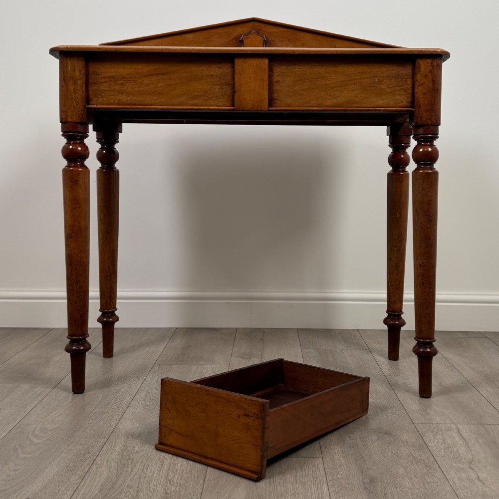 Antique 19th Century Fine Quality Small Mahogany Side Table  View XI