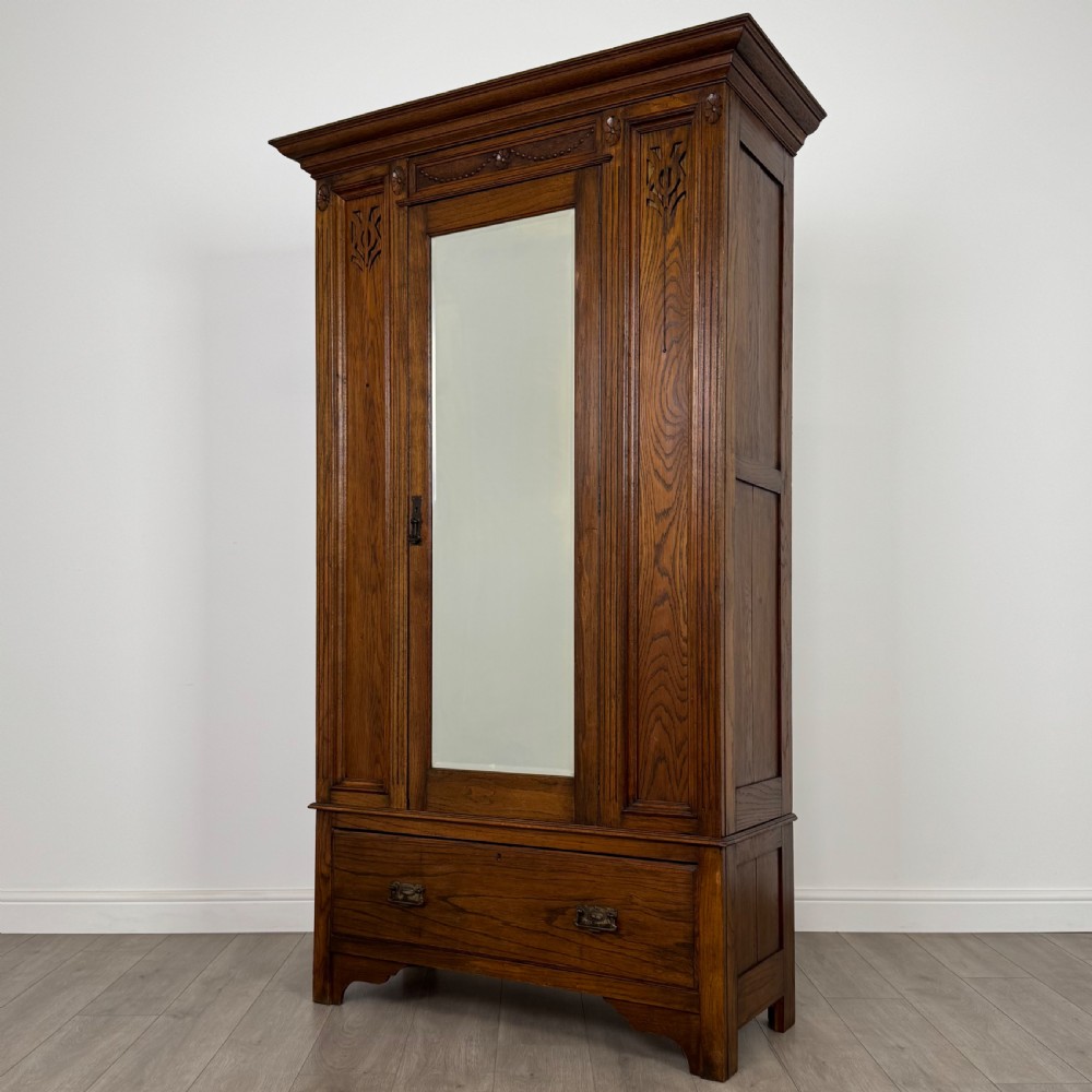 Antique 20th Century Good Quality Wardrobe In Oak  View III