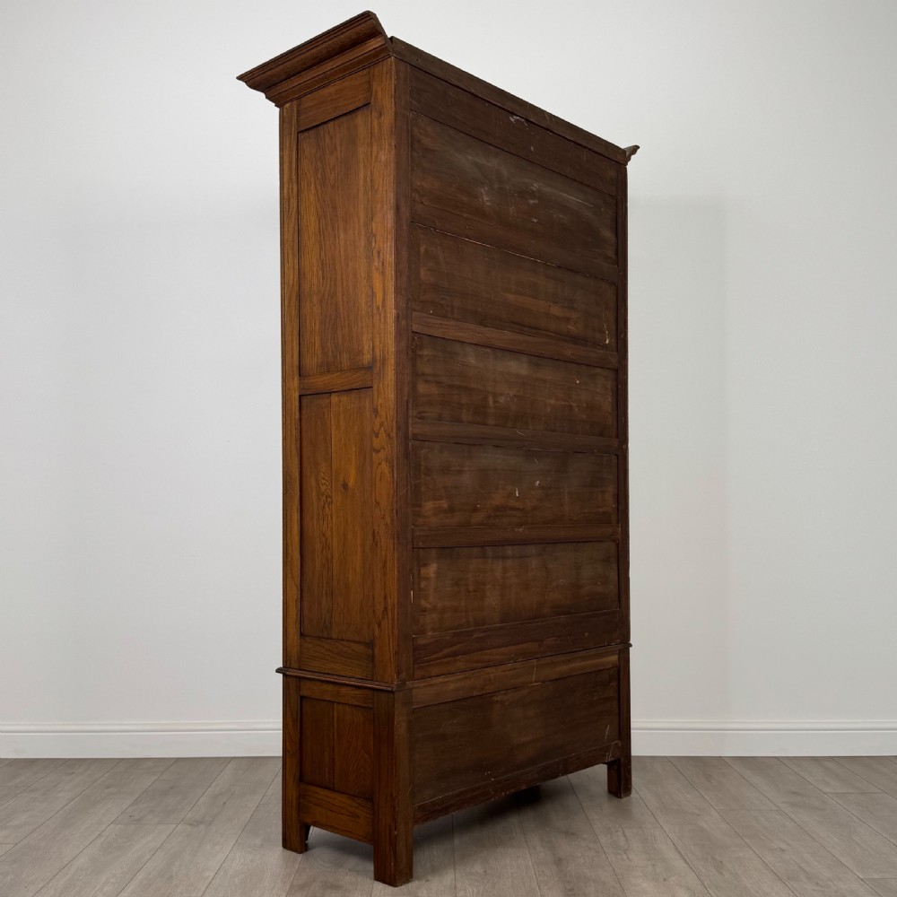 Antique 20th Century Good Quality Wardrobe In Oak  View V