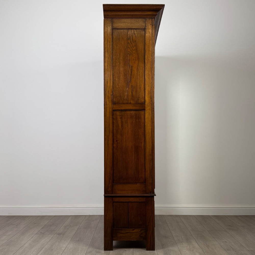 Antique 20th Century Good Quality Wardrobe In Oak  View VIII