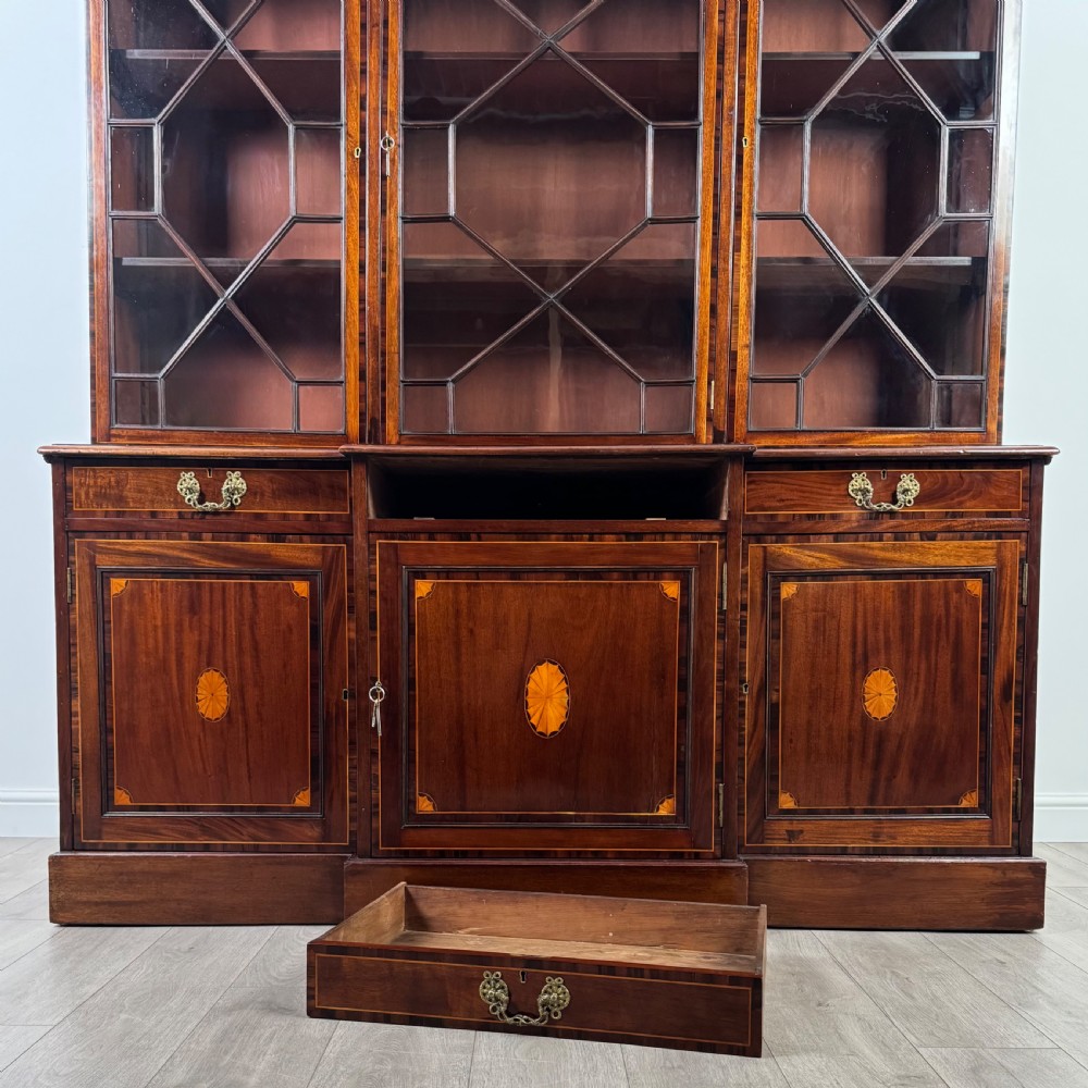Antique 19th Century Fine Quality Bookcase In Mahogany  View XII