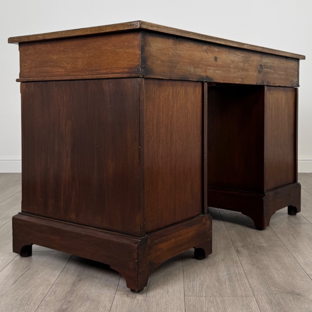 Antique 20th Century Fine Quality Pedestal Desk In Walnut  View IV